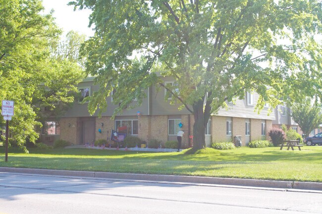 Building Photo - W156 N11374 Pilgrim Rd