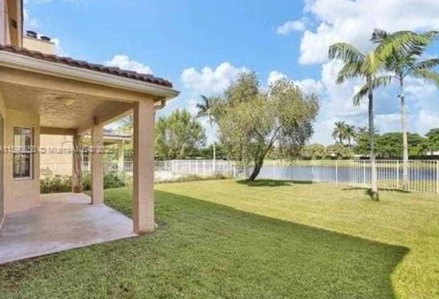 Building Photo - 1042 Sunflower Cir