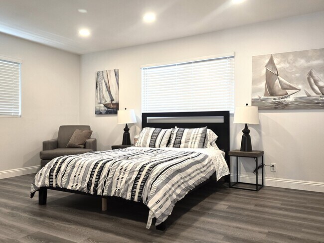 Building Photo - 123 E Bennett Ave