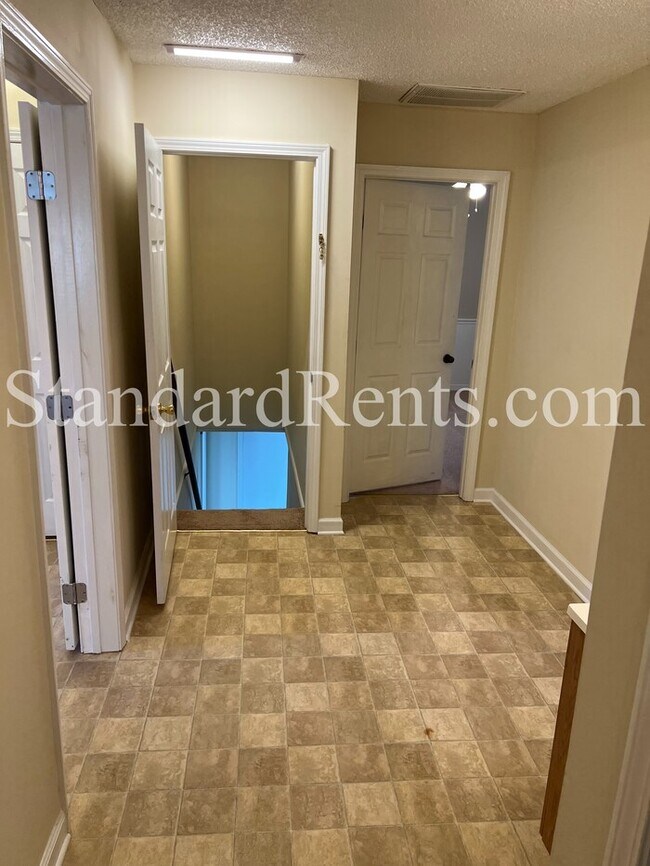 Building Photo - 6320 Cooper St