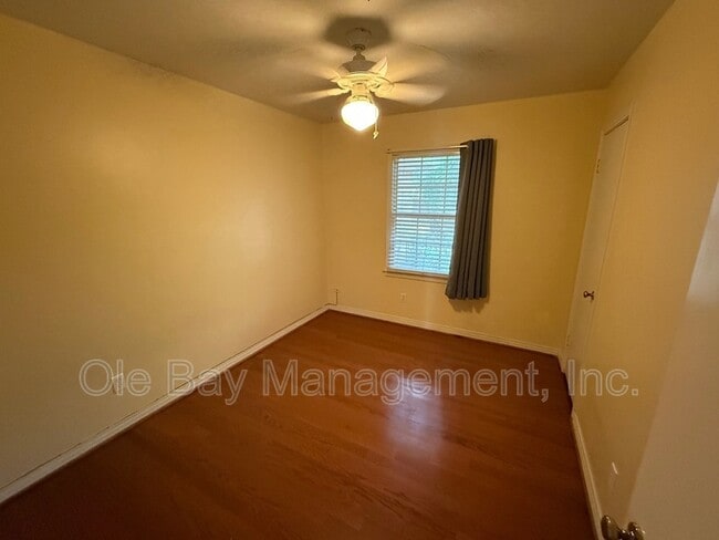 Building Photo - 702 Ynestra Dr