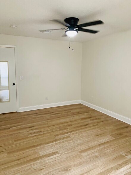 Building Photo - 524 Warm Springs Cir