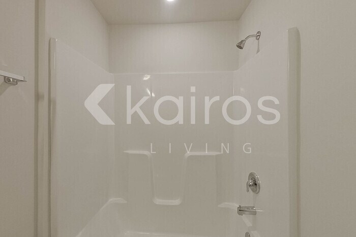 Building Photo - 2537 Provence Dr SE