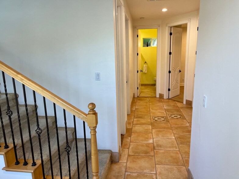 Building Photo - 14385 Gods Hill