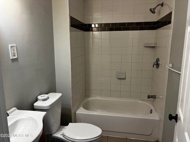 Building Photo - 1221 9th Ave