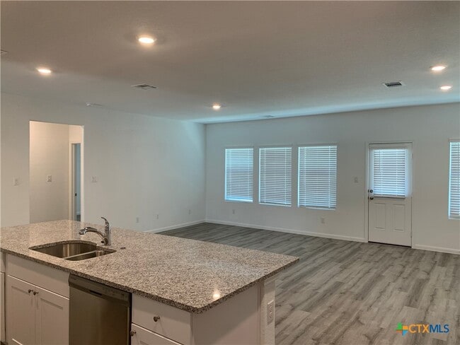 Building Photo - 415 Fig Tree St
