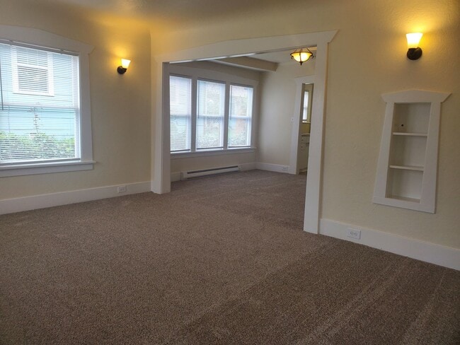 Building Photo - Rent Ready For New Tenants!! 1 Bed, 1 Bath...