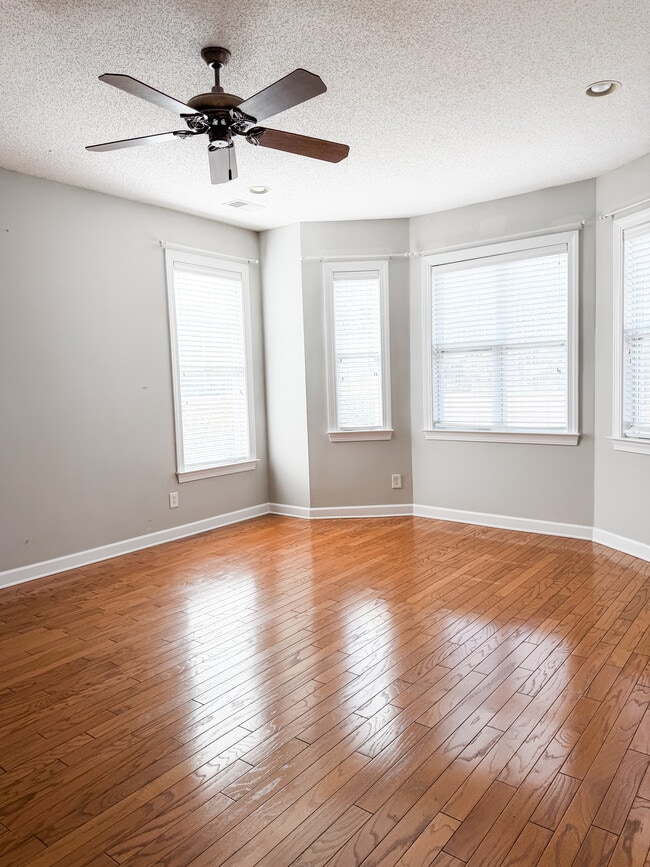 Building Photo - 338 Camden Cir