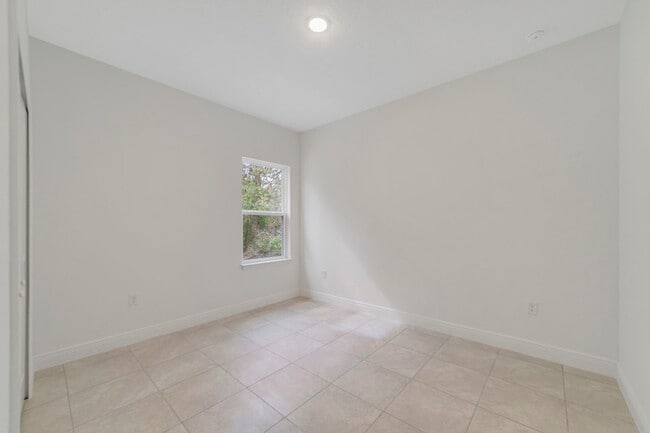 Building Photo - 10616 N Didiscus Dr