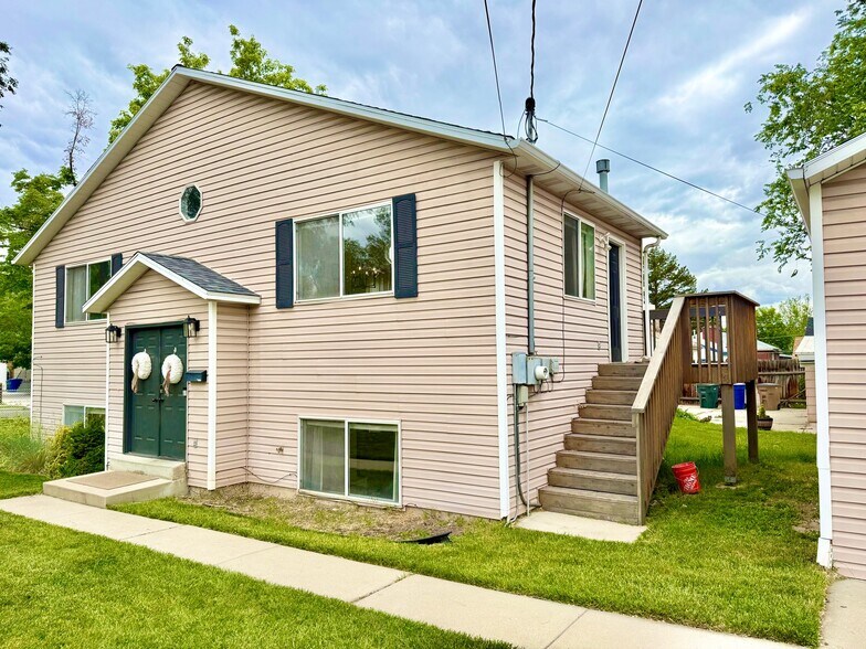 Building Photo - 2498 S 800 E