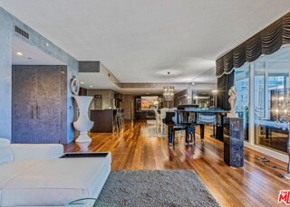 Building Photo - 6250 Hollywood Blvd