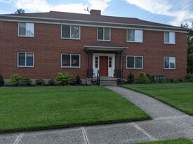 Building Photo - 3005 Fairway Dr