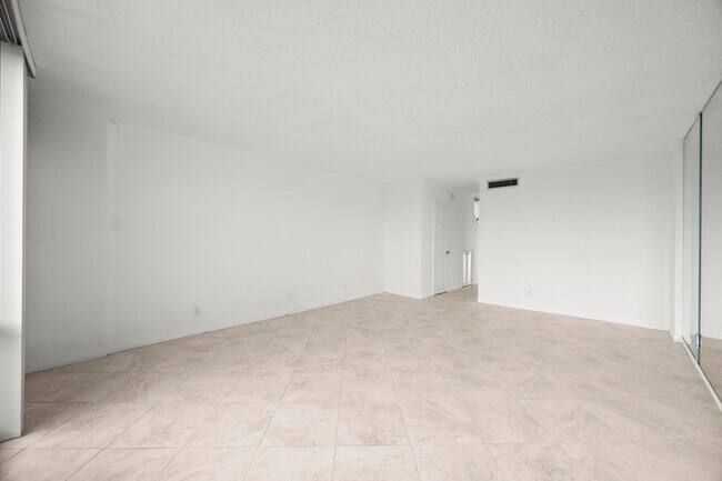 Building Photo - 1401 S Federal Hwy