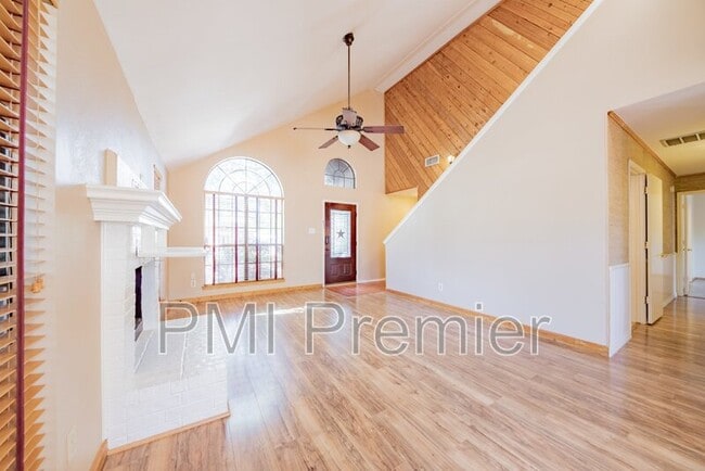 Building Photo - 471 Caviness Dr