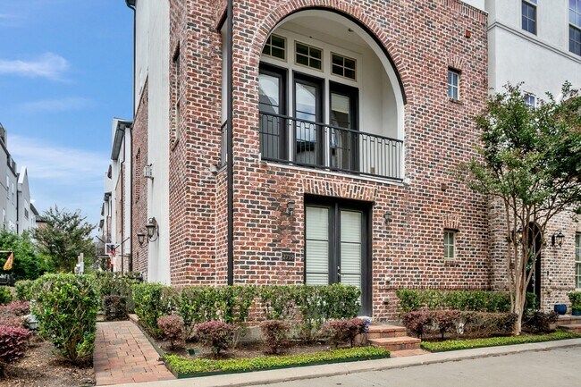 Primary Photo - 2719 Cohn St