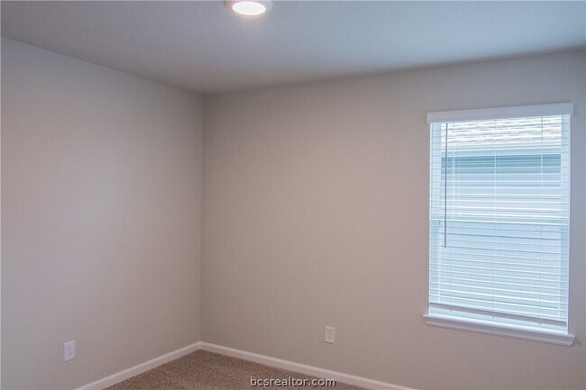 Building Photo - 10649 Knox Lndg Dr