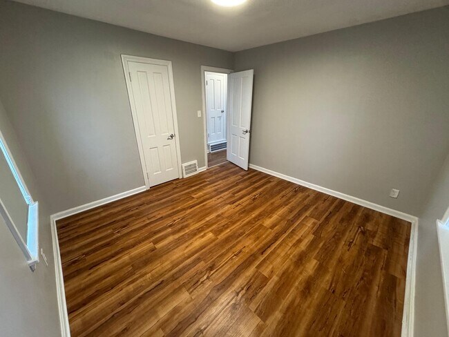 Building Photo - Renovated 3BR Home in Euclid (Move-In Ready)