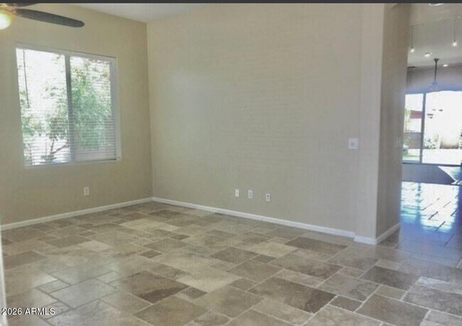 Building Photo - 2365 W Jasper Butte Dr