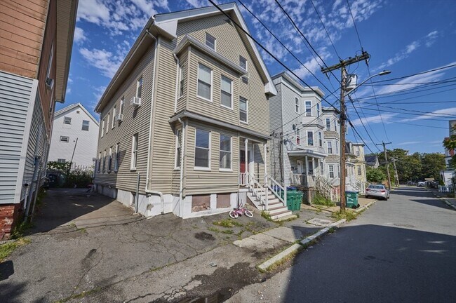 Building Photo - 19 Whittier St