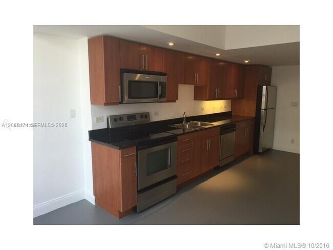 Building Photo - 111 E Flagler St