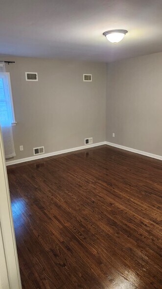 Building Photo - 17 Union Ave