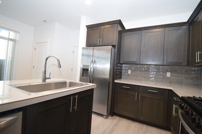 Building Photo - 1400 S 29th Blvd