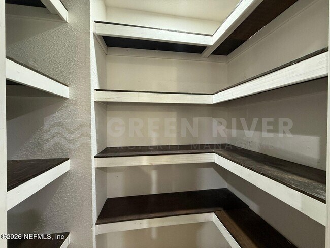 Building Photo - 8704 Lake George Cir W