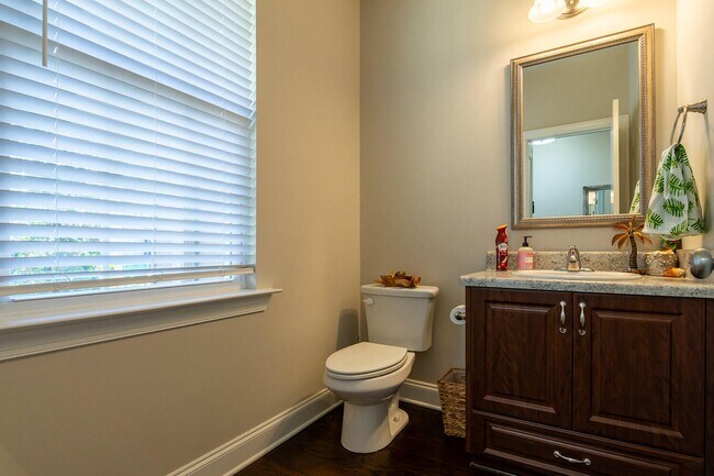 Building Photo - 704 Red Cedar Ct