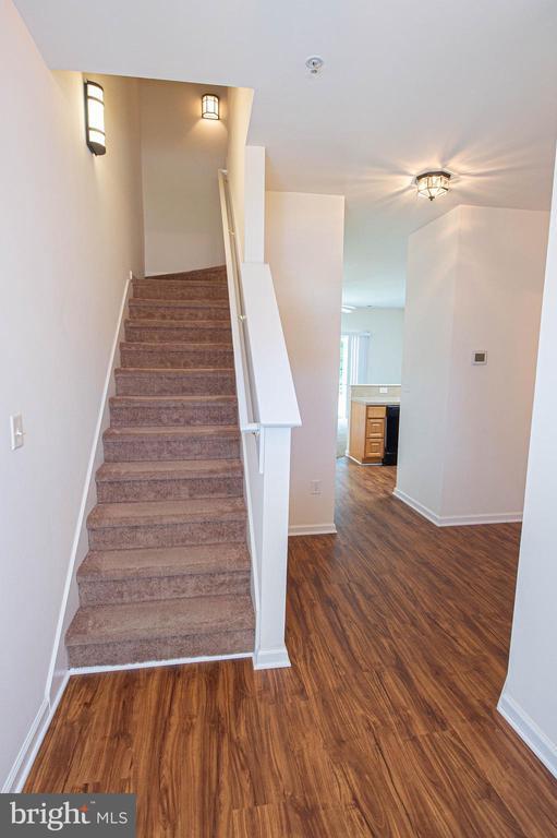 Building Photo - 420 Parkview Ct