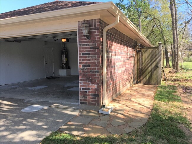 Building Photo - 12944 Orion Ct E