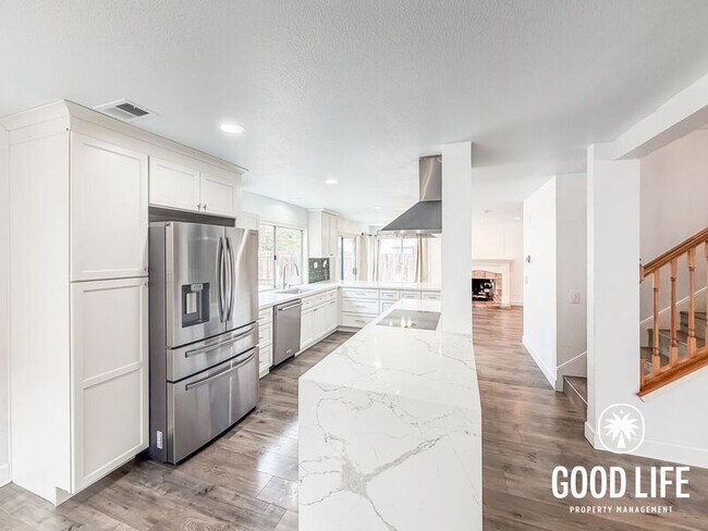 Building Photo - 10056 Riverhead Dr