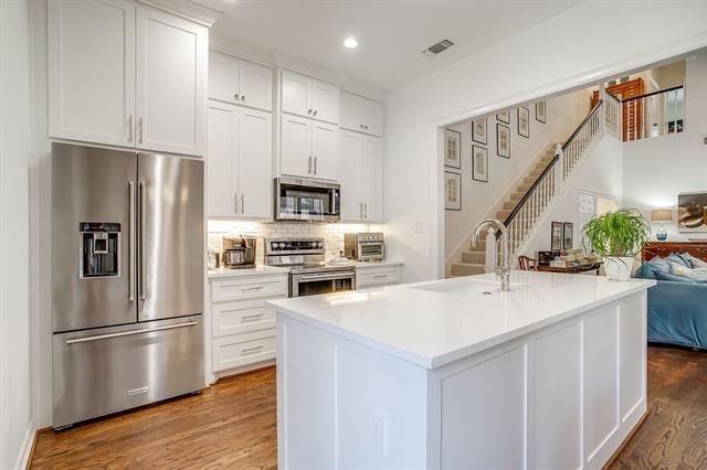 Building Photo - 1301 Belle Pl