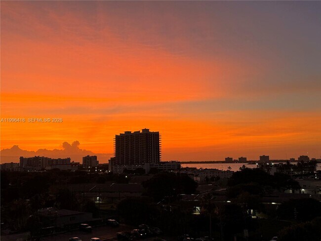 Building Photo - 7501 E Treasure Dr