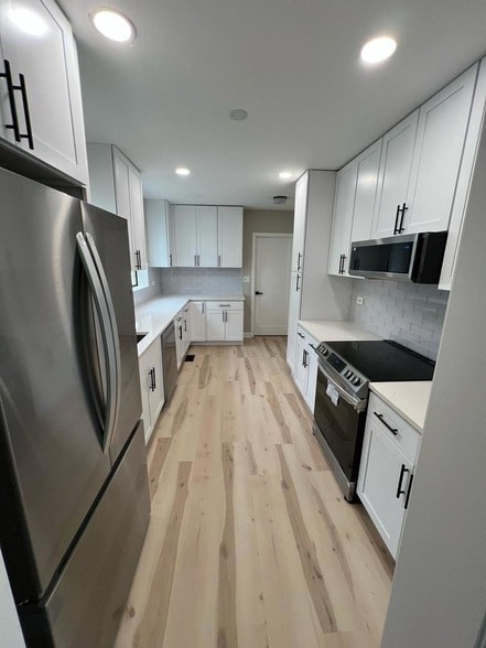 Building Photo - 4021 W Estes Ave