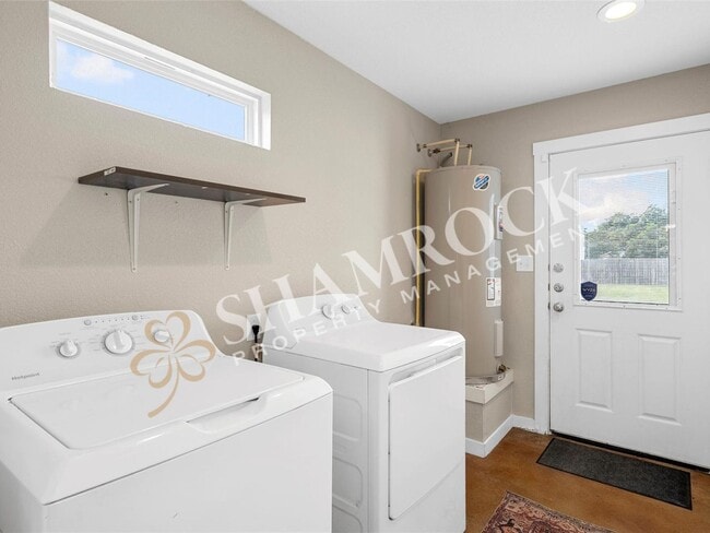 Building Photo - 1107 Primrose Dr