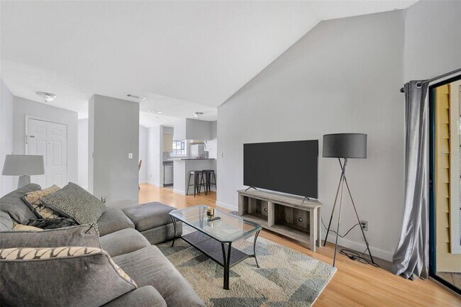 Building Photo - 8647 Mallard Reserve Dr