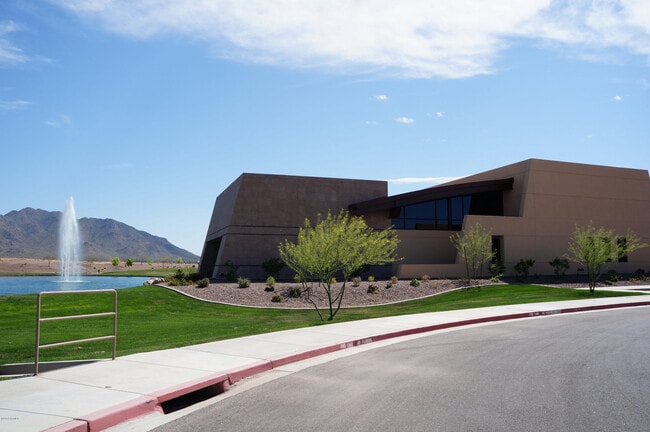 Building Photo - 2190 E Hazeltine Way