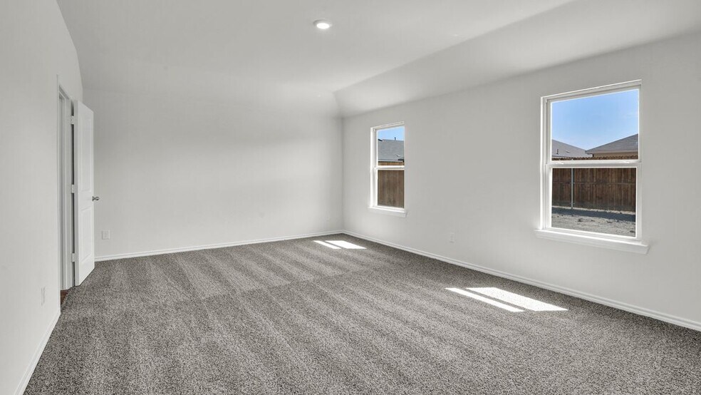 Building Photo - 220 Greenshade Ln