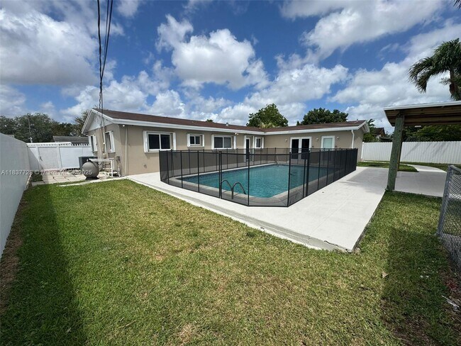 Building Photo - 2405 SW 129th Ct
