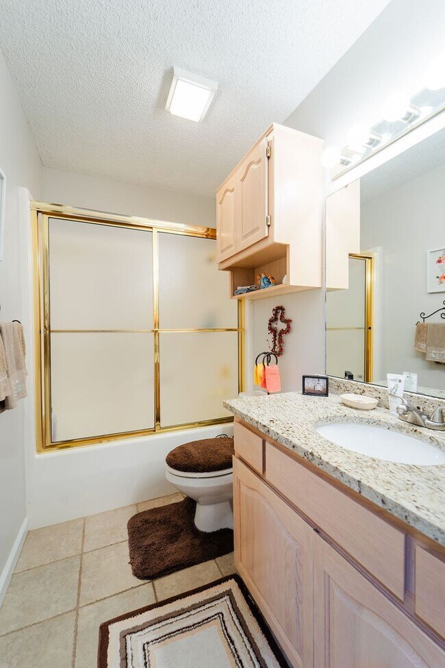 Building Photo - 3 Bed, 2 bath, in Hot Springs Village