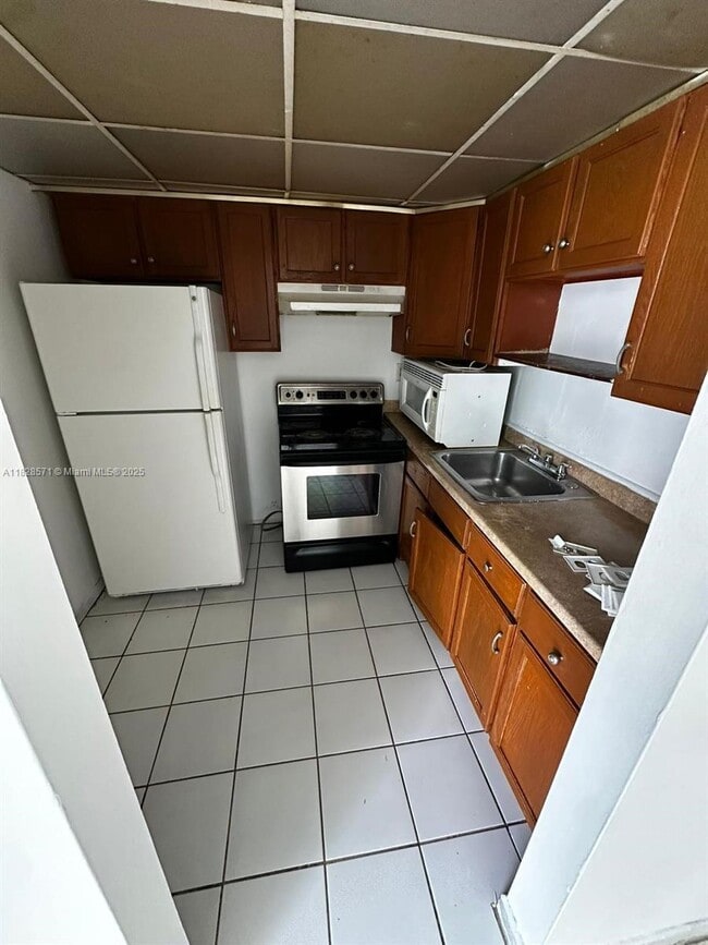 Primary Photo - 496 NW 165th St