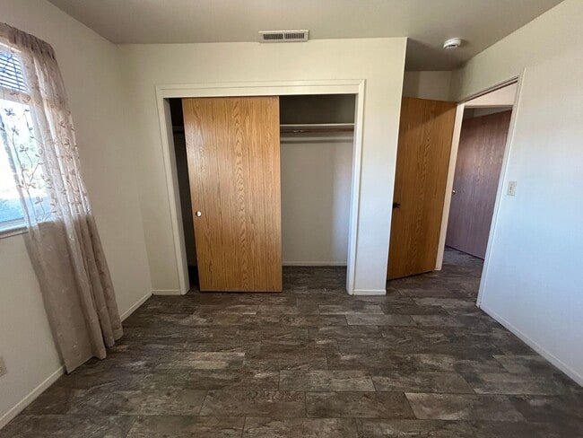 Building Photo - Gated community - Water, Garbage & Sewer I...