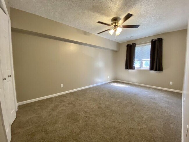 Building Photo - 123 S Regency Dr