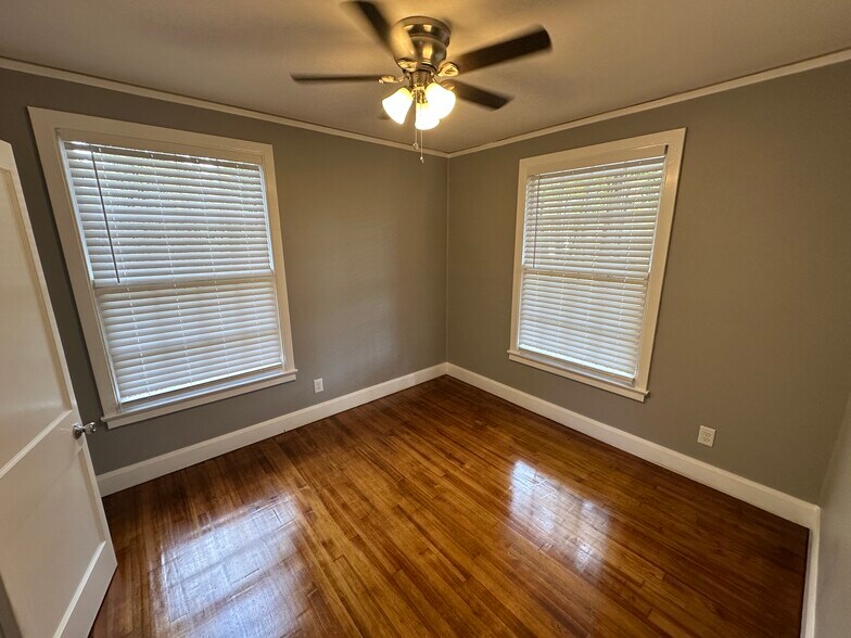 Building Photo - 1528 S Lartigue Ave