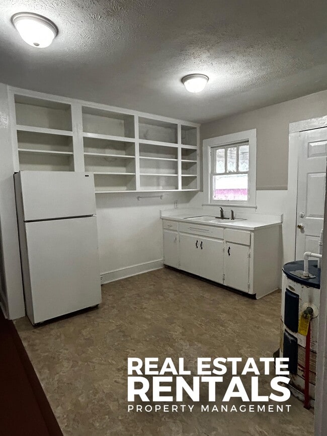 Building Photo - 1317 Stroud Ave