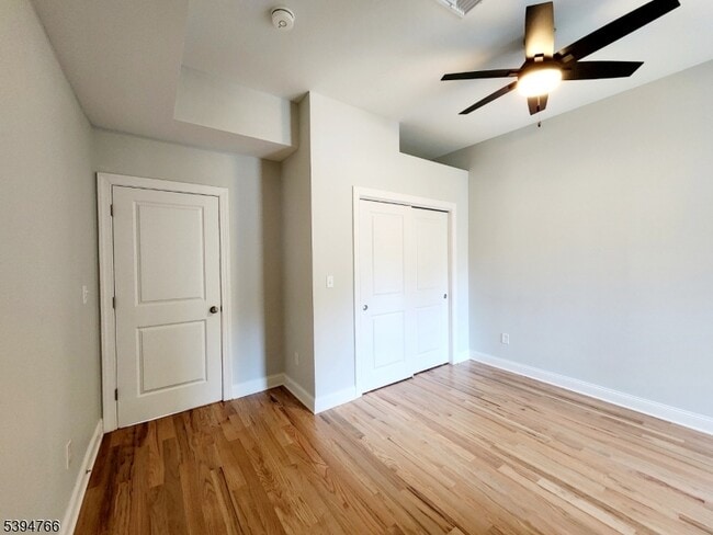 Building Photo - 24 W Stewart St