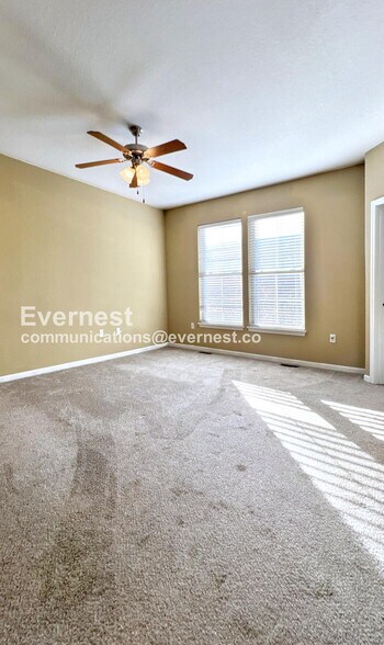 Building Photo - 5245 Overland Dr