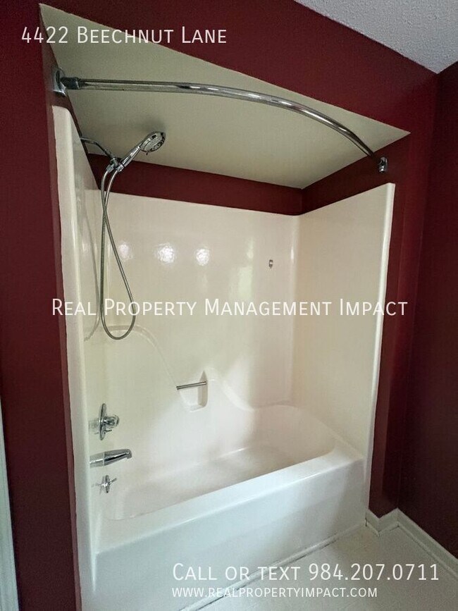 Building Photo - 4422 Beechnut Ln