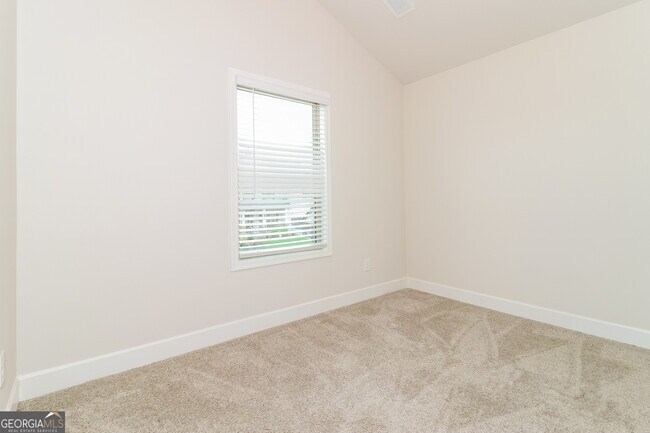 Building Photo - 657 Overlook Gln Dr