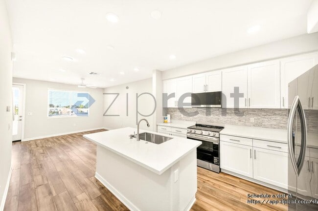 Building Photo - 9515 Hannah Wy